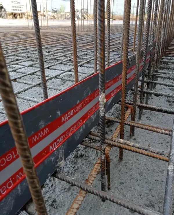 Blacha uszczelniająca do przerw roboczych z aktywnym bentonitem contaflexactiv